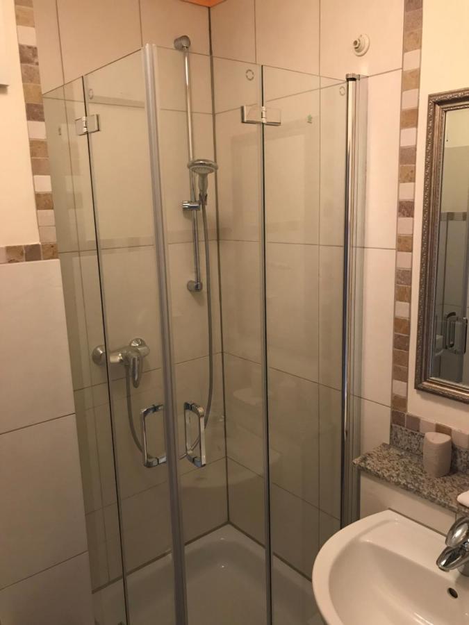 Landhotel Lindenhof Grevenbroich Ngoại thất bức ảnh